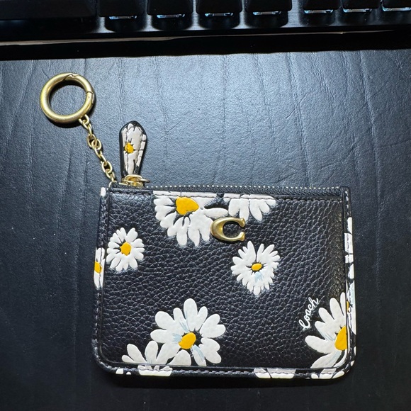 Coach Accessories - Coach Black Daisy Print Card Holder Skinny Card Case